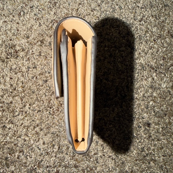 Gucci Beige and Brown Wallet - Picture 5 of 6